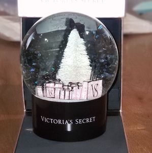 Victoria Secret 2019 Snow Globe